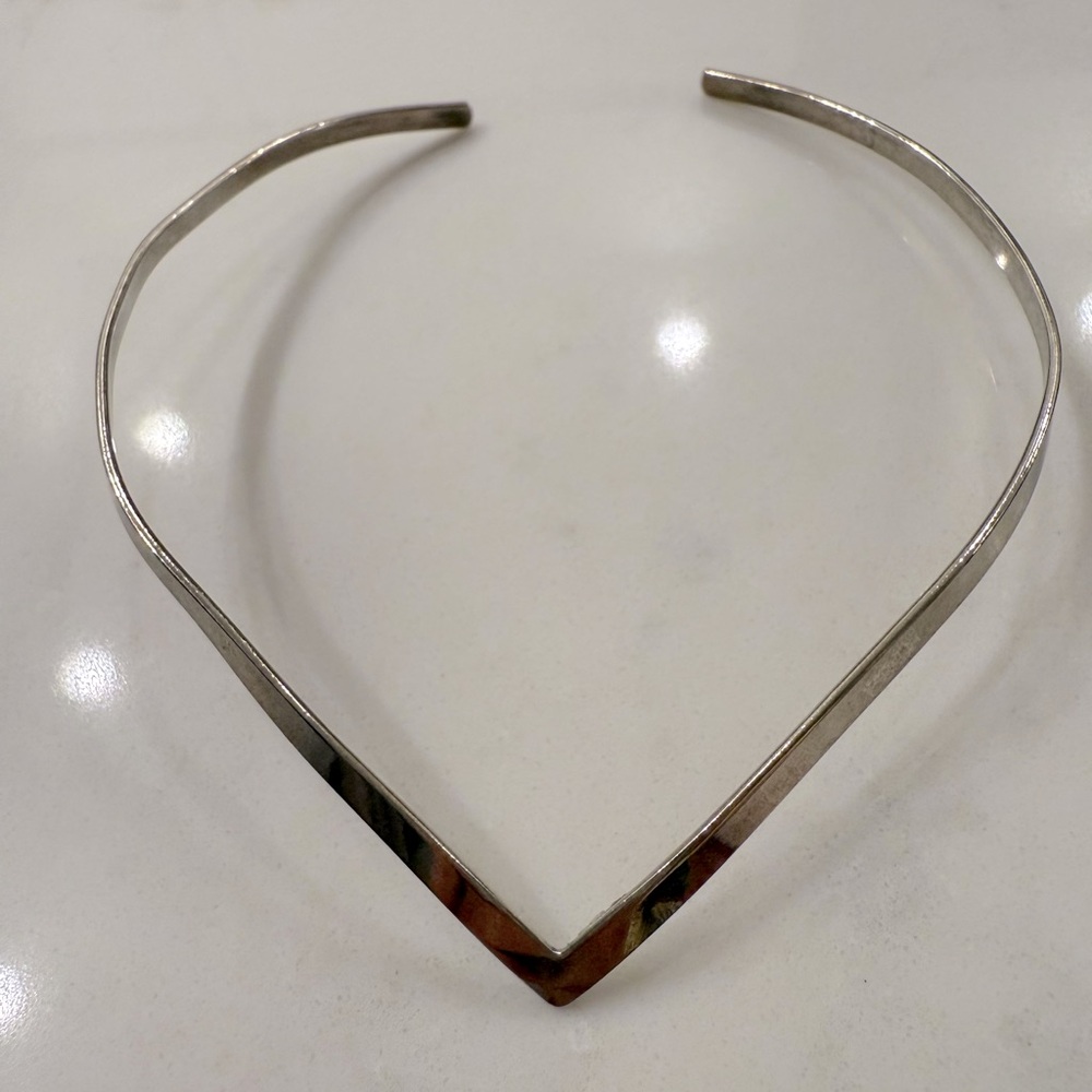 Chic Sterling Silver Necklace